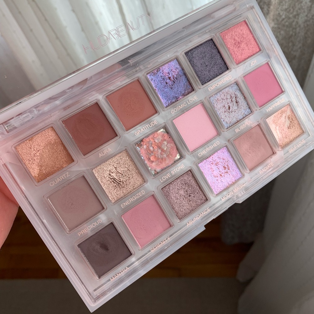 HUDA BEAUTY ROSE QUARTZ
